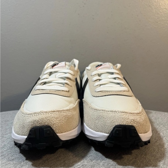 Nike Waffle Debut Sanddrift White Casual Sneakers Women's Shoe Size 7 DH9523 102 - Picture 2 of 11